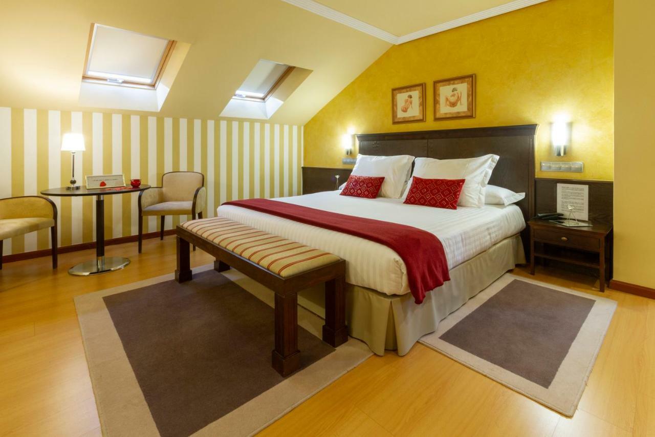אורנסה Hotel Miravalle מראה חיצוני תמונה