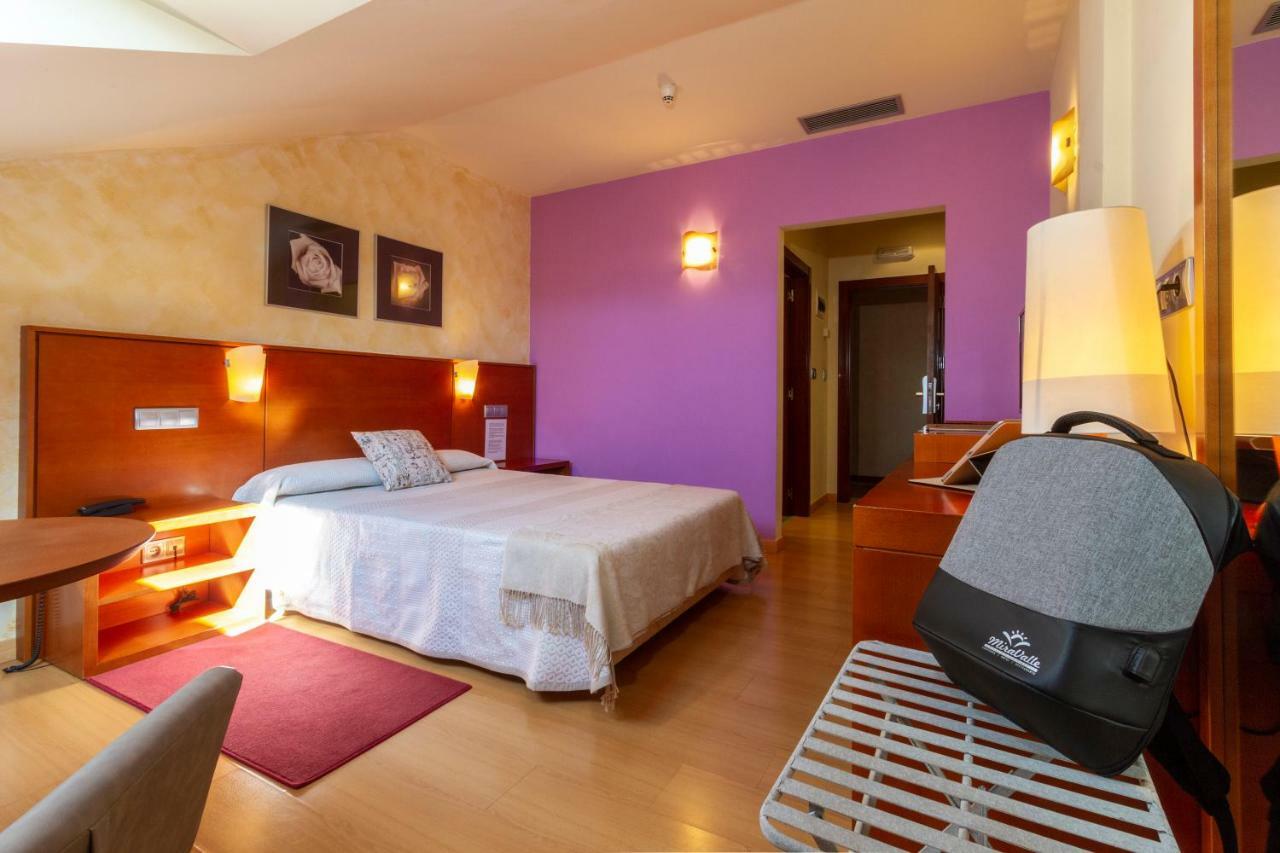 אורנסה Hotel Miravalle מראה חיצוני תמונה