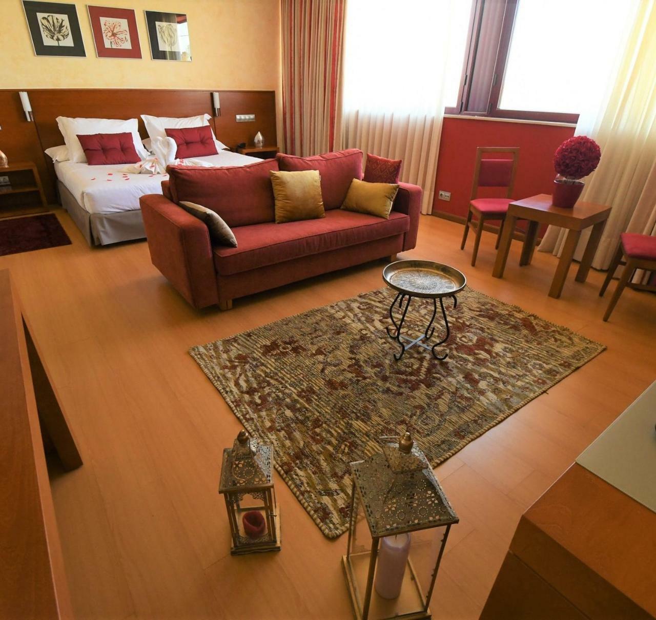 אורנסה Hotel Miravalle מראה חיצוני תמונה