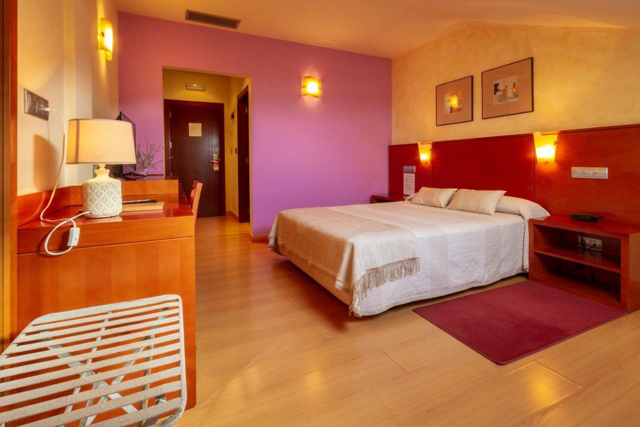 אורנסה Hotel Miravalle מראה חיצוני תמונה